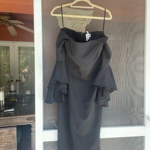 Milly Elegant Black Strapless Dress with Flared Sleeves